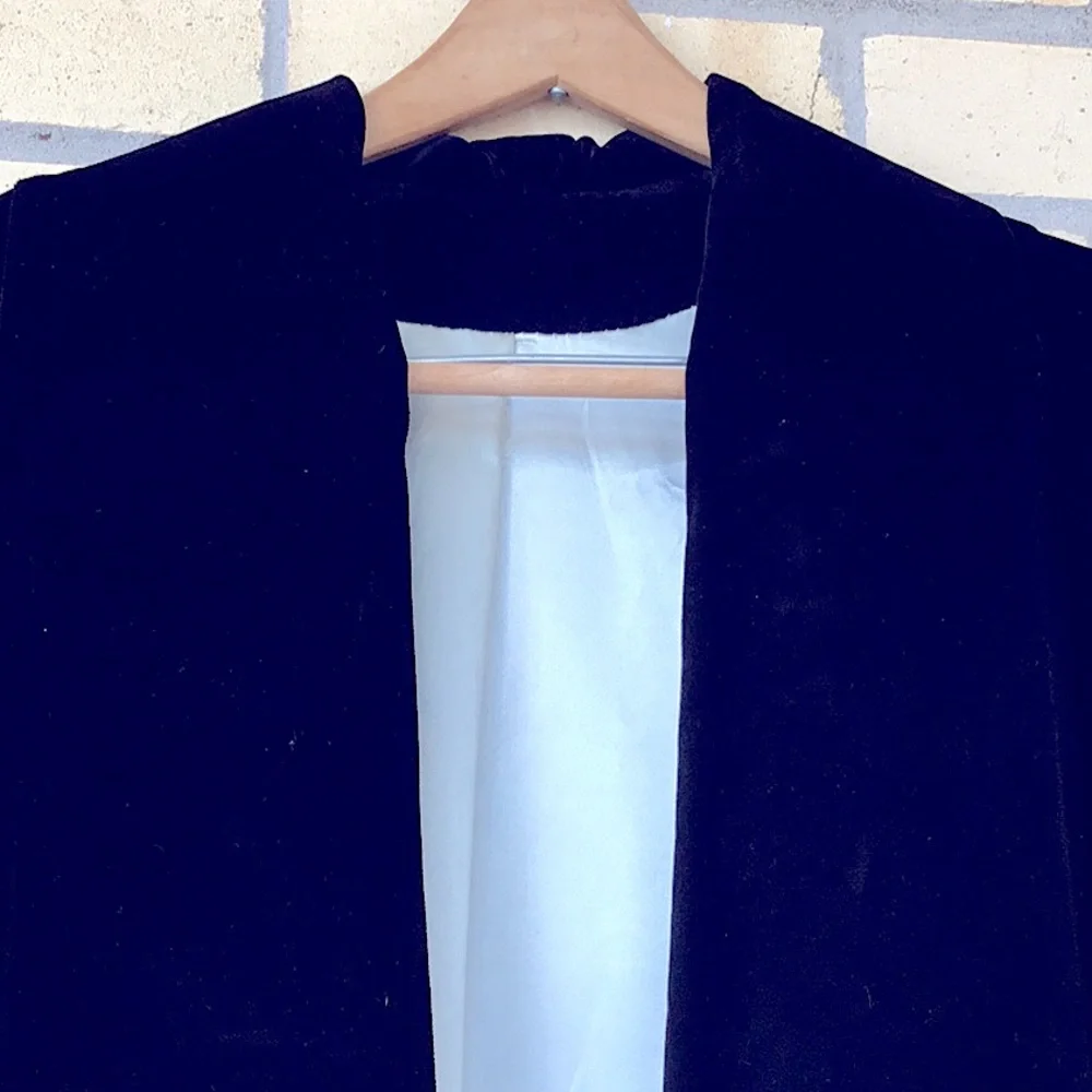 Vintage, Dramatic,Long Black Velvet Coat Medium/Large - Picture 4 of 10
